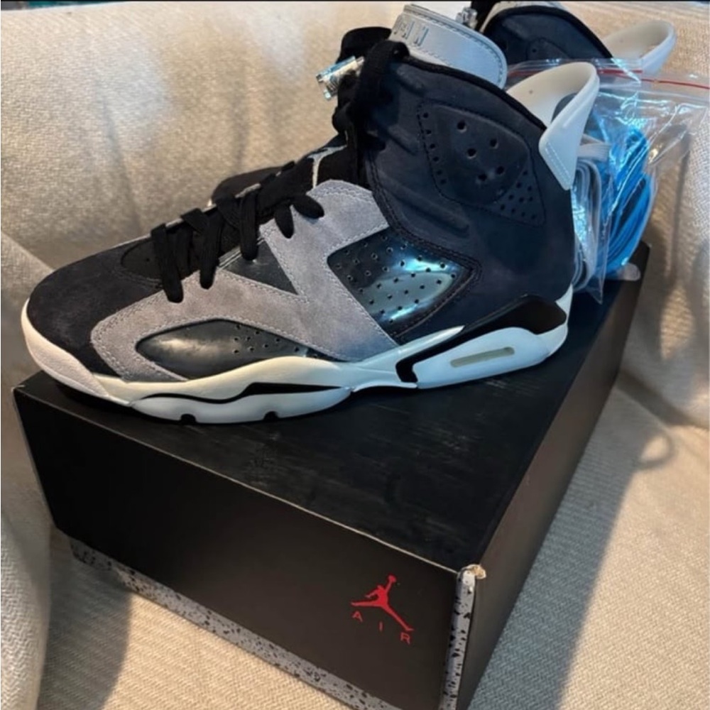 Jordan Black and grey Retro Sneakers